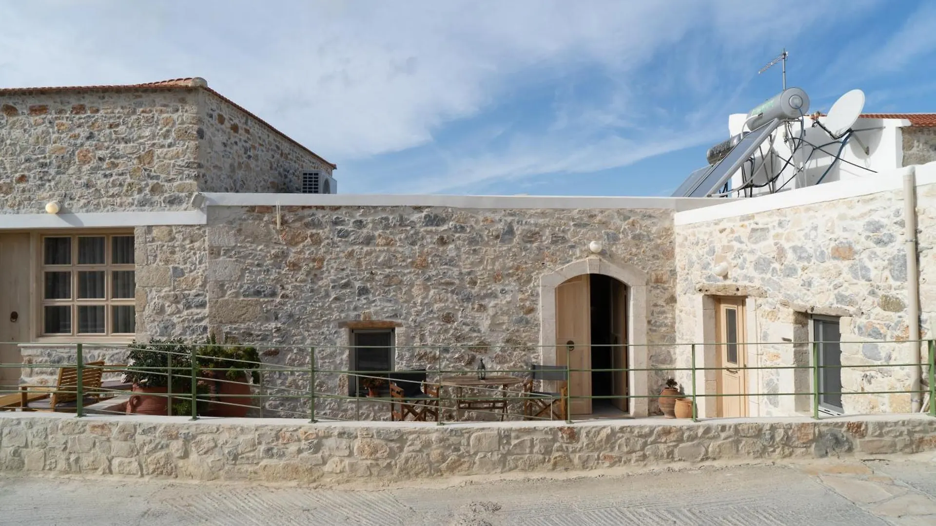 Olive Millstone Suites Episkopi